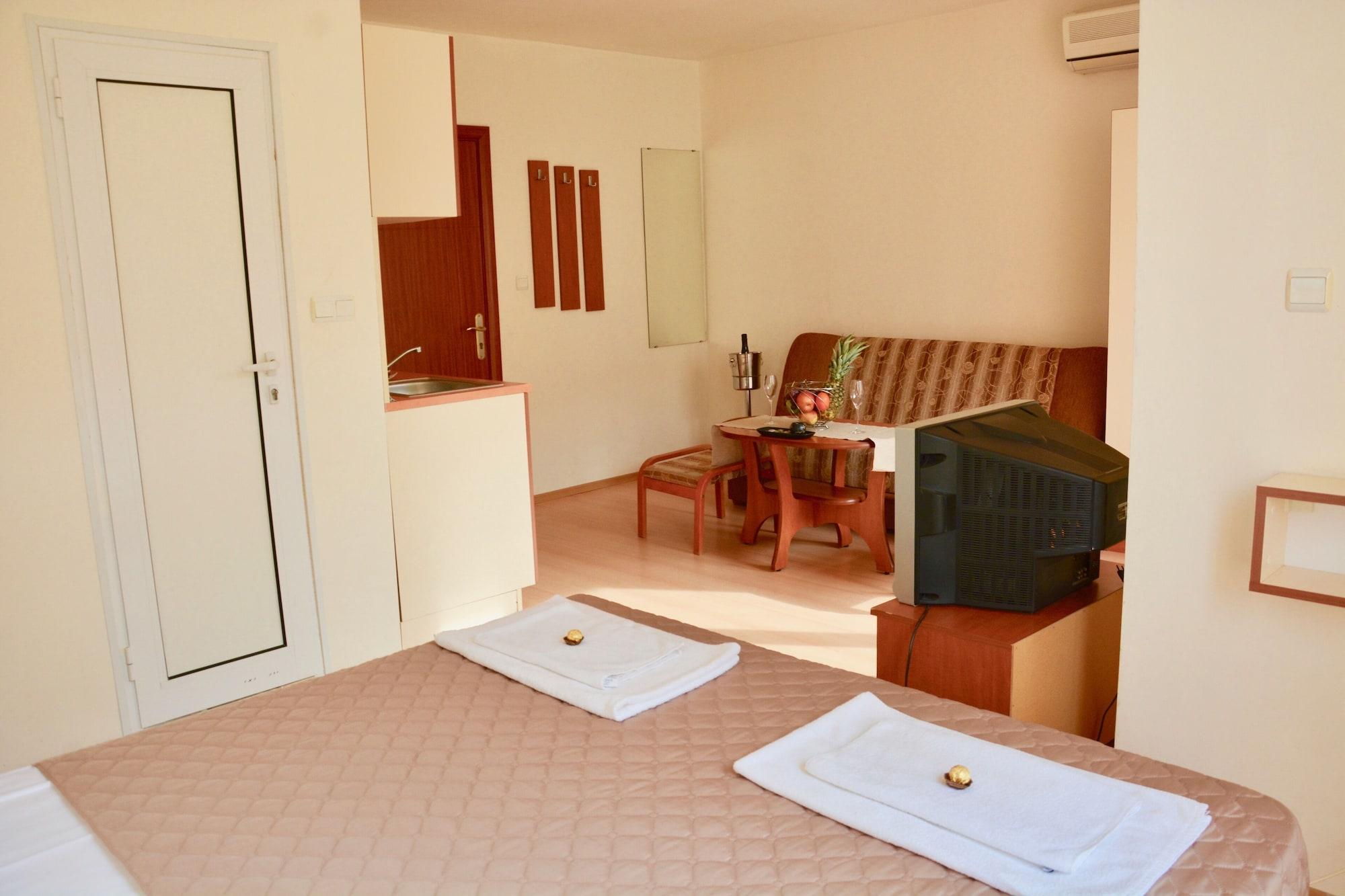 סאני ביץ' Rainbow 2 Holiday Complex מראה חיצוני תמונה