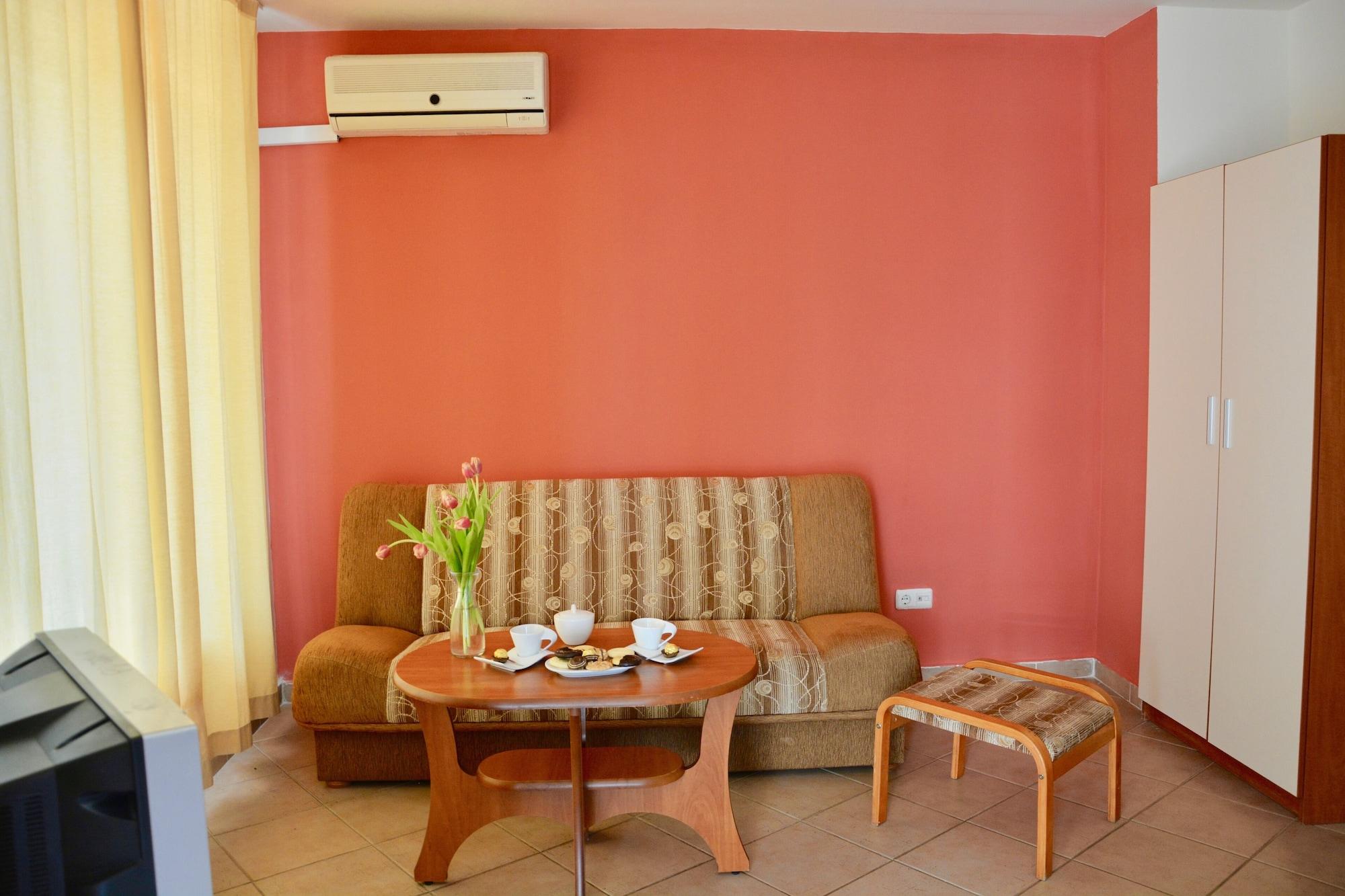 סאני ביץ' Rainbow 2 Holiday Complex מראה חיצוני תמונה