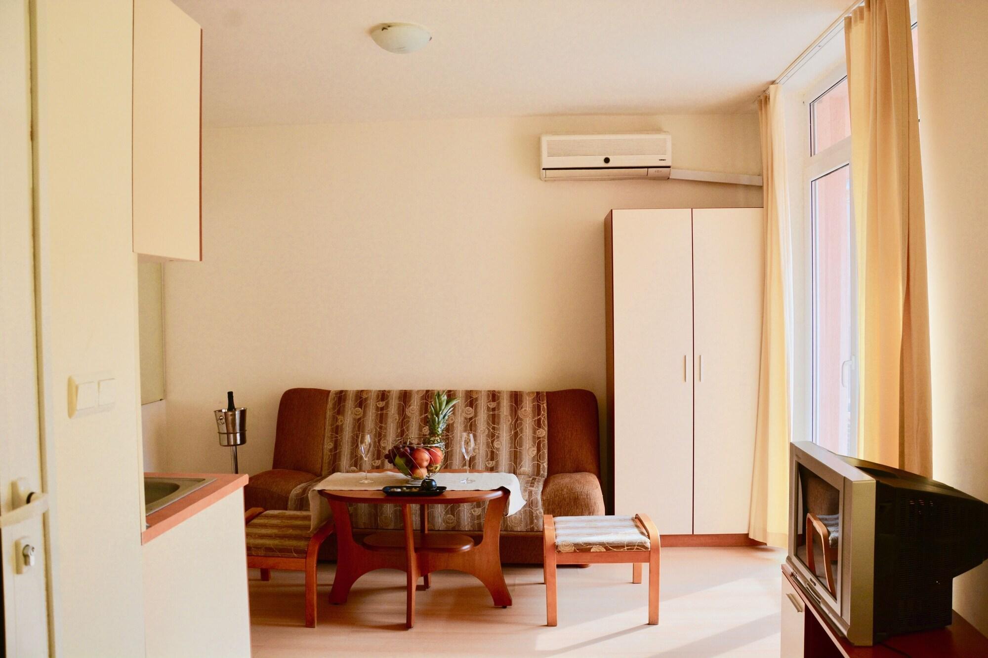 סאני ביץ' Rainbow 2 Holiday Complex מראה חיצוני תמונה
